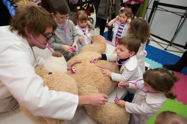 DocMcstuffin_Clinic.jpg Doc Mcstuffin - Experiential Marketing Examples